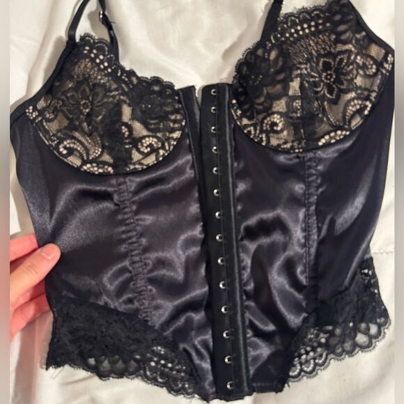 NWT SHEIN BAE Contrast Lace Hook Front Cami Top BLACK SIZE XS - Picture 3 of 14